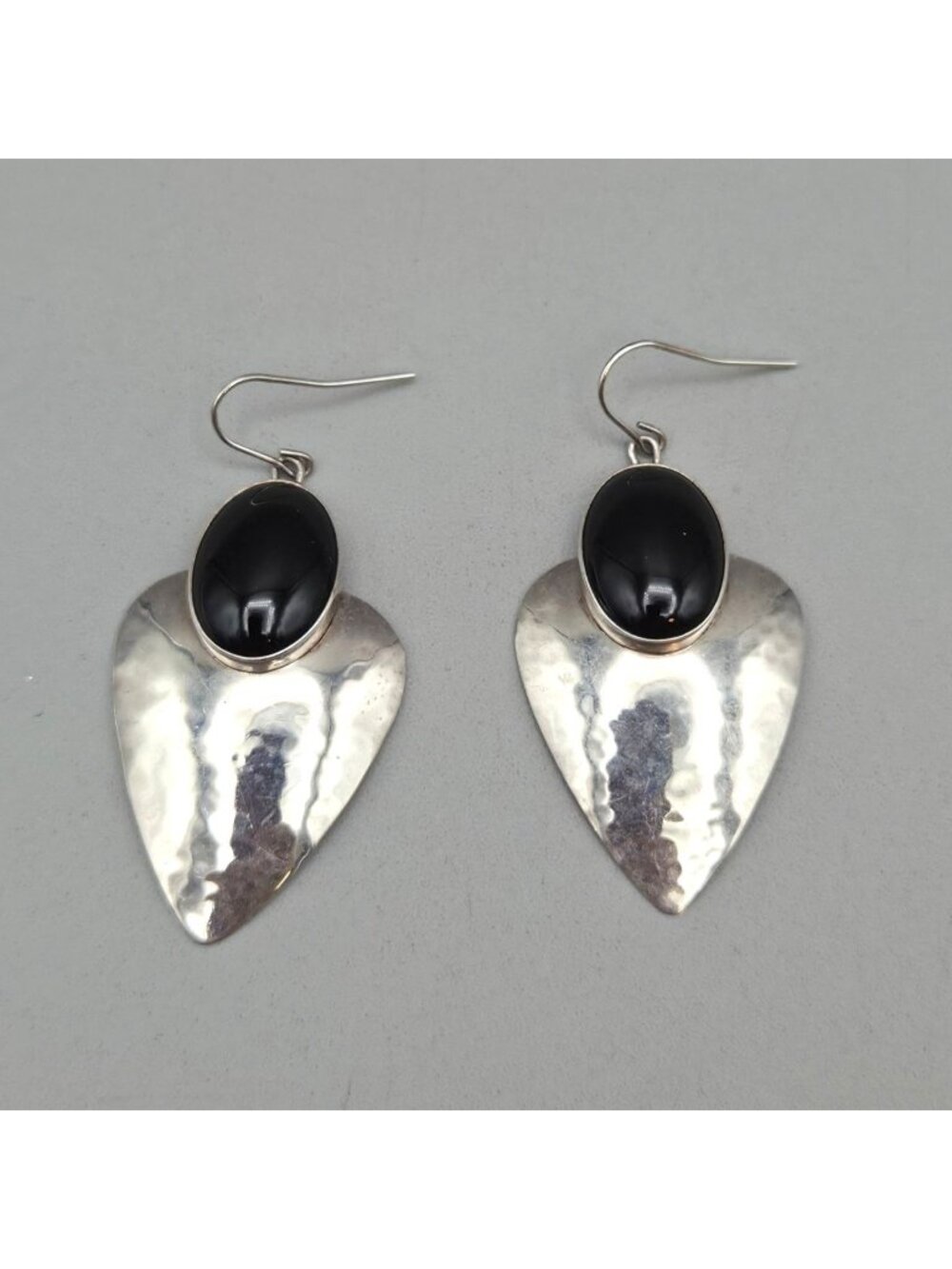 J Hayes Sterling Silver Black Onyx Hammered Dangle Earrings Signed